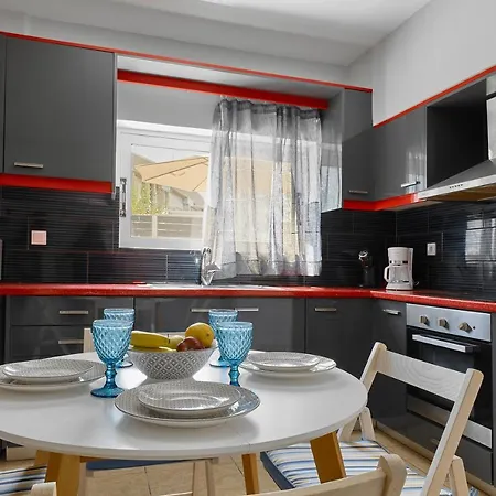 Beachside Apartment-pool-parking * Ханья (Крит)